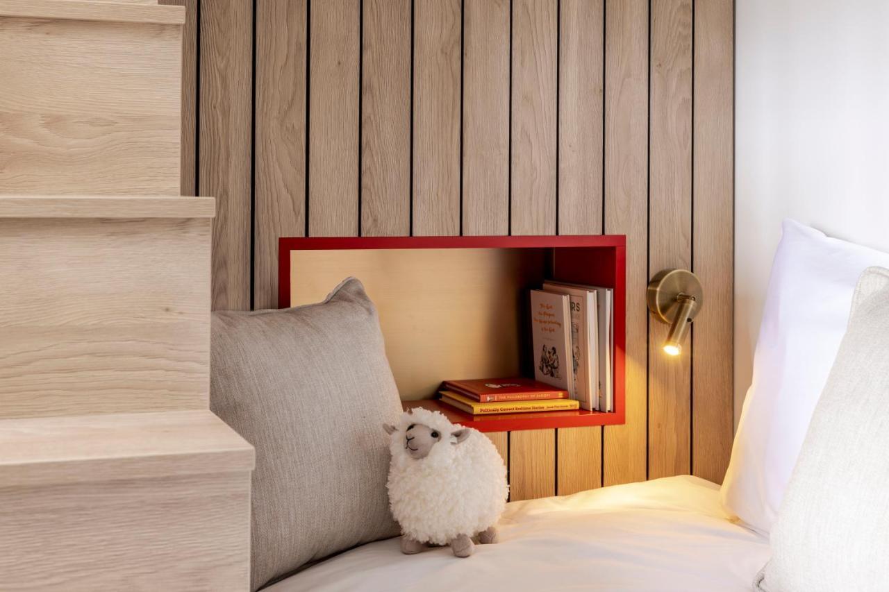 Virgin Hotels EDI Eksteriør billede A white Bichon Frise