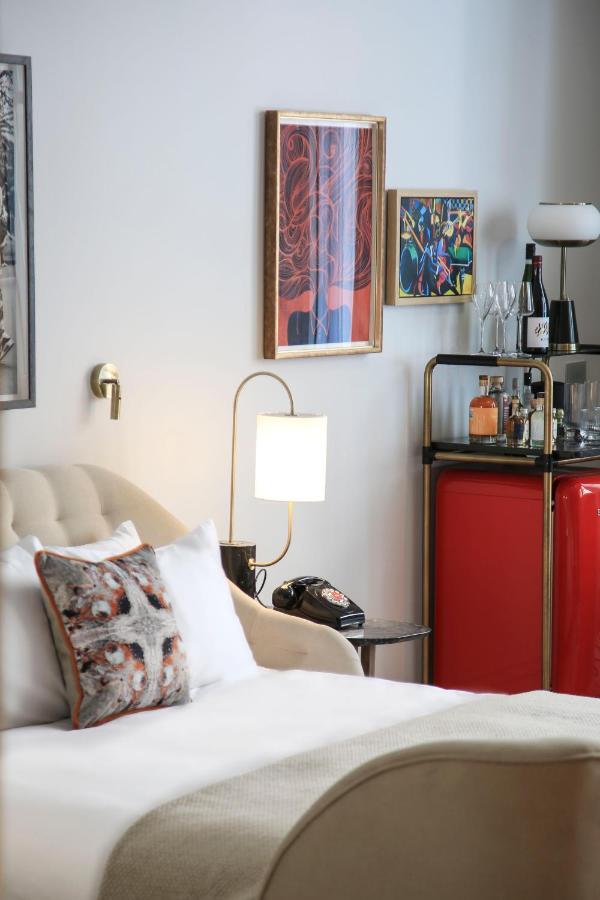 Virgin Hotels EDI Eksteriør billede A room at the Standard East Village