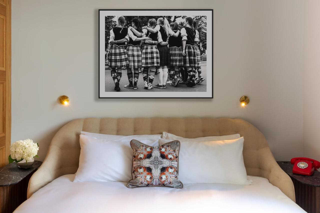 Virgin Hotels EDI Eksteriør billede A photograph of the 1967 New York City Gay Pride Parade by Jack Delano