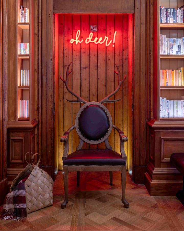 Virgin Hotels EDI Eksteriør billede The library chair