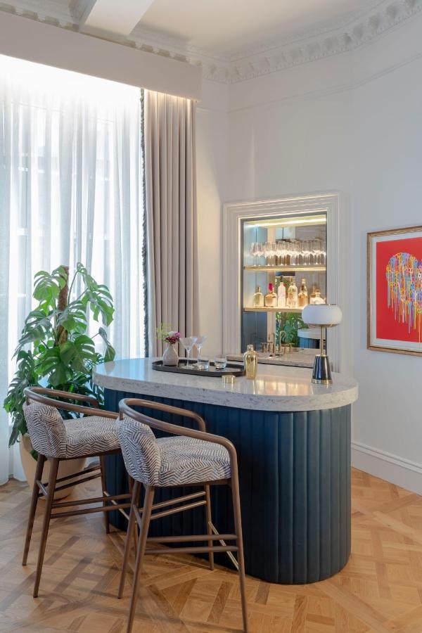 Virgin Hotels EDI Eksteriør billede The bar at the 100 Queen's Gate